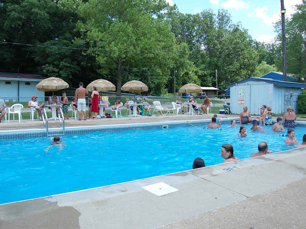 Maple Grove Marina - Pool